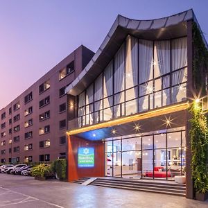Surestay By Best Western Iconic Ari-Jatujak
